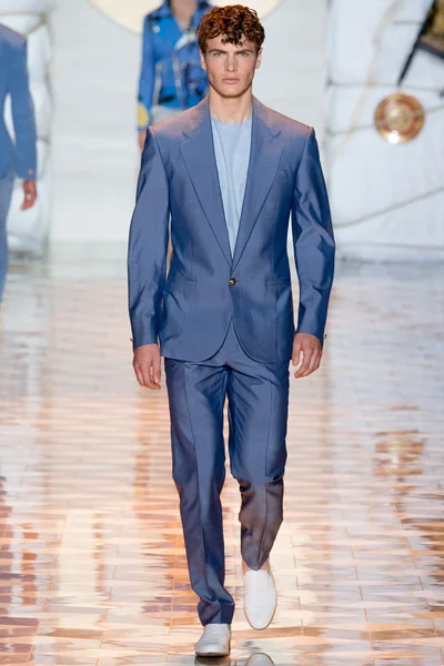 Look 28